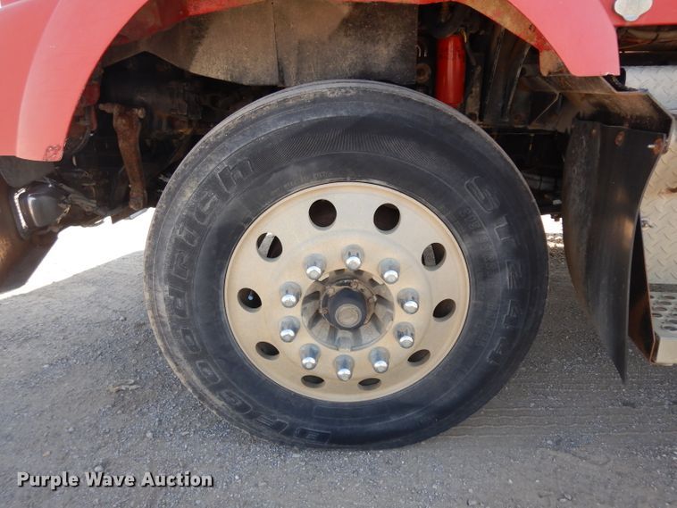 image for item GI9326 1998 Kenworth T800B semi truck