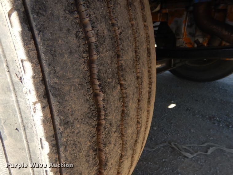 image for item GI9326 1998 Kenworth T800B semi truck