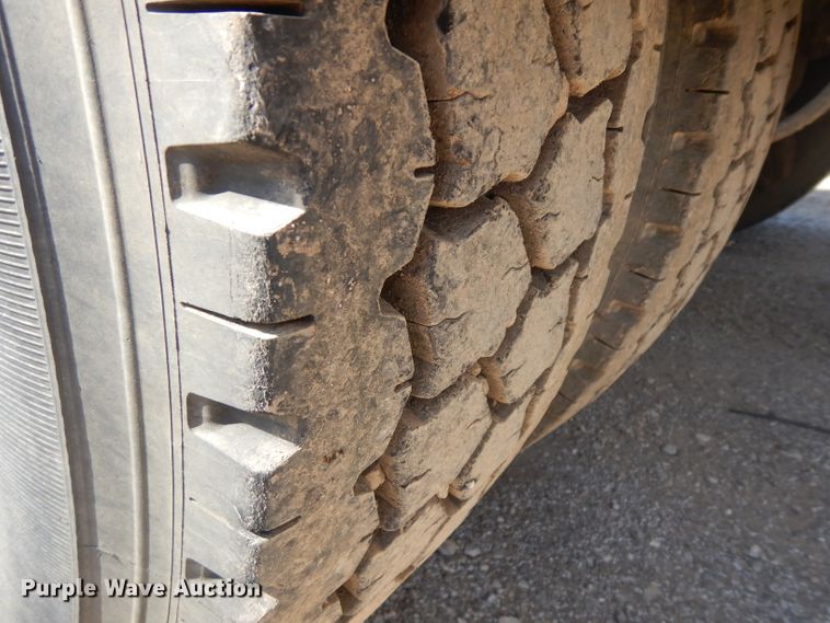 image for item GI9326 1998 Kenworth T800B semi truck