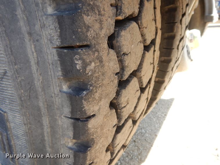 image for item GI9326 1998 Kenworth T800B semi truck