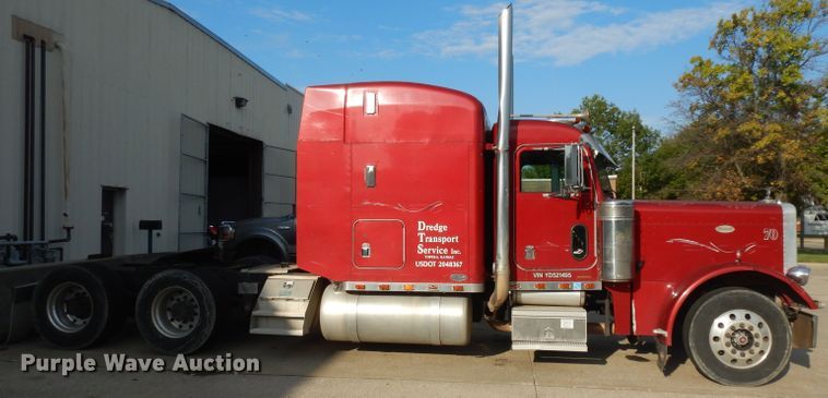 image for item GI9338 2000 Peterbilt 379 semi truck