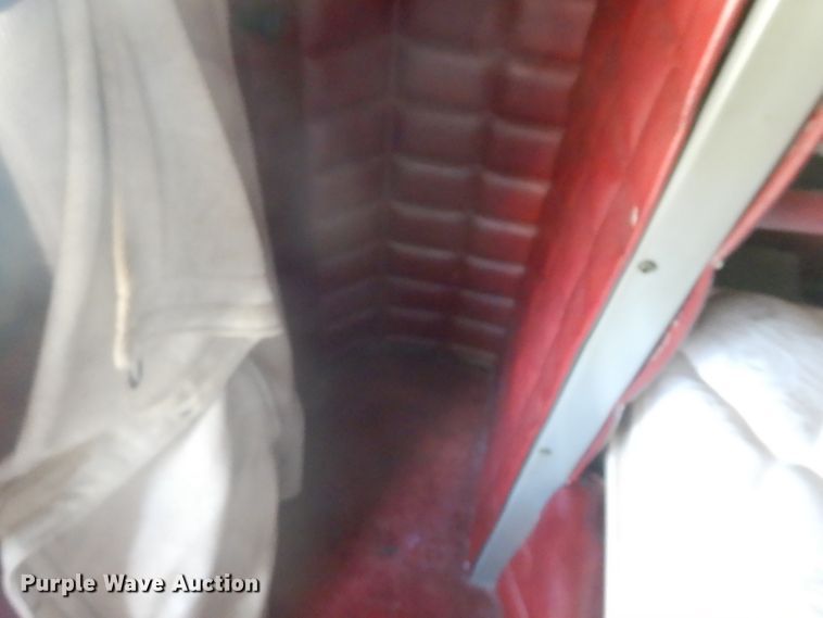 image for item GI9338 2000 Peterbilt 379 semi truck