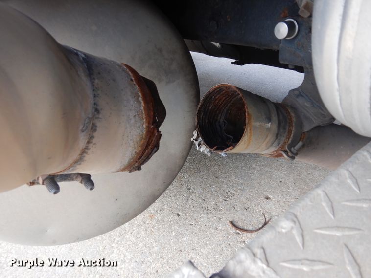 image for item GI9338 2000 Peterbilt 379 semi truck