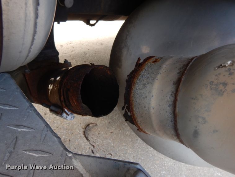 image for item GI9338 2000 Peterbilt 379 semi truck