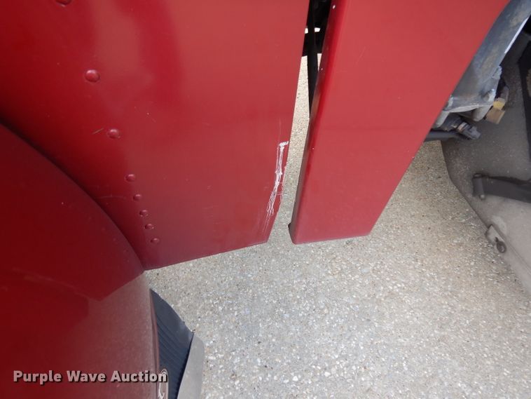 image for item GI9338 2000 Peterbilt 379 semi truck