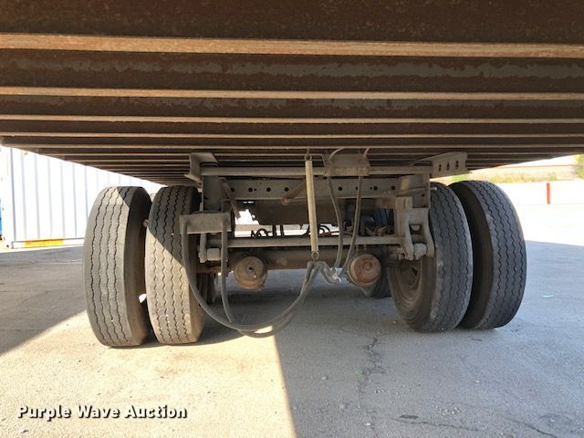 image for item H1008 1998 Stoughton dry van trailer