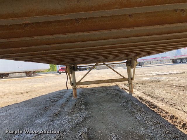 image for item H1009 1997 Stoughton dry van trailer