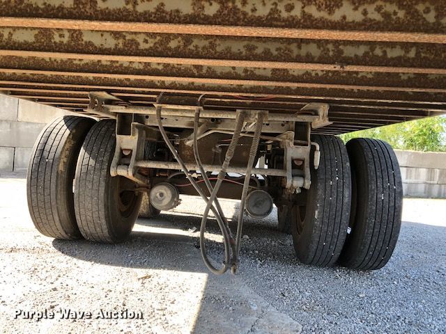 image for item H1010 1998 Fruehauf dry van trailer