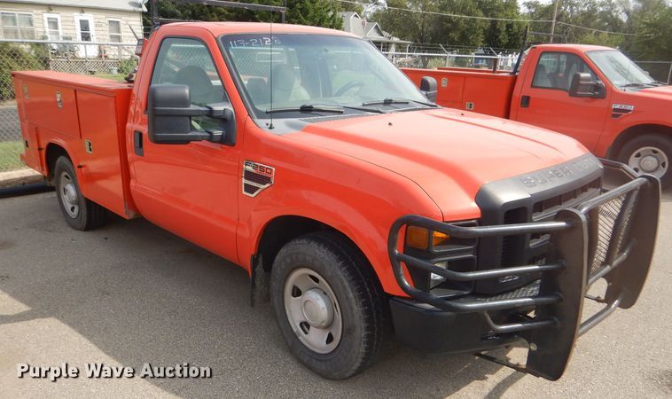 image for item DB4975 2008 Ford F250 Super Duty utility bed pickup truck