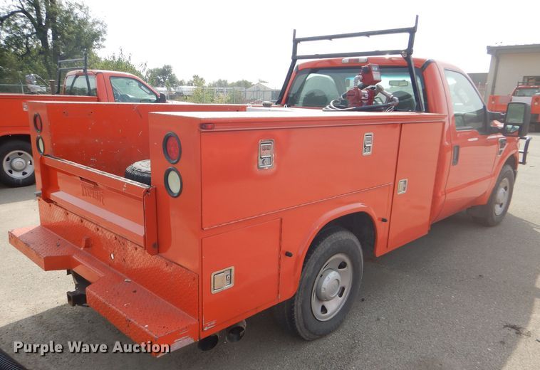 image for item DB4975 2008 Ford F250 Super Duty utility bed pickup truck