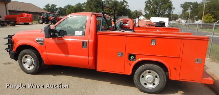 image for item DB4975 2008 Ford F250 Super Duty utility bed pickup truck