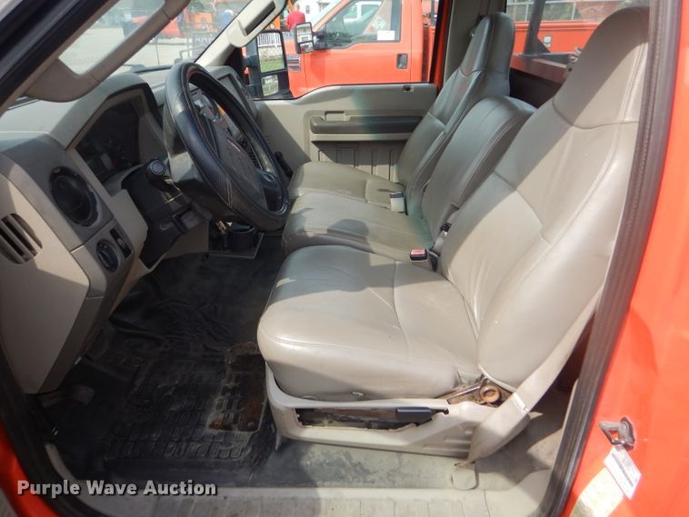 image for item DB4975 2008 Ford F250 Super Duty utility bed pickup truck