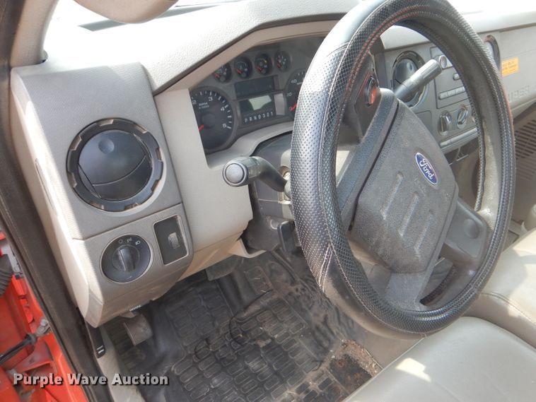 image for item DB4975 2008 Ford F250 Super Duty utility bed pickup truck