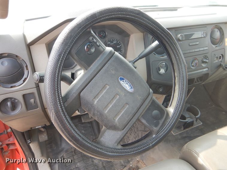 image for item DB4975 2008 Ford F250 Super Duty utility bed pickup truck