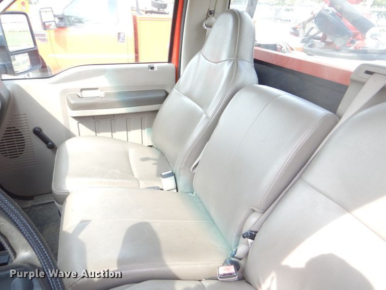 image for item DB4975 2008 Ford F250 Super Duty utility bed pickup truck