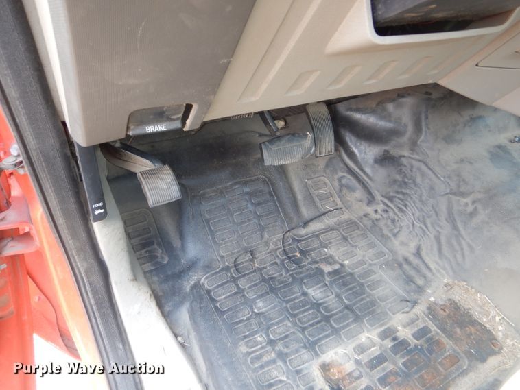 image for item DB4975 2008 Ford F250 Super Duty utility bed pickup truck