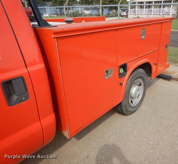 image for item DB4975 2008 Ford F250 Super Duty utility bed pickup truck