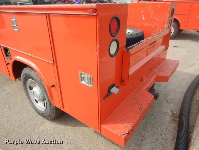 image for item DB4975 2008 Ford F250 Super Duty utility bed pickup truck