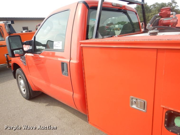 image for item DB4975 2008 Ford F250 Super Duty utility bed pickup truck