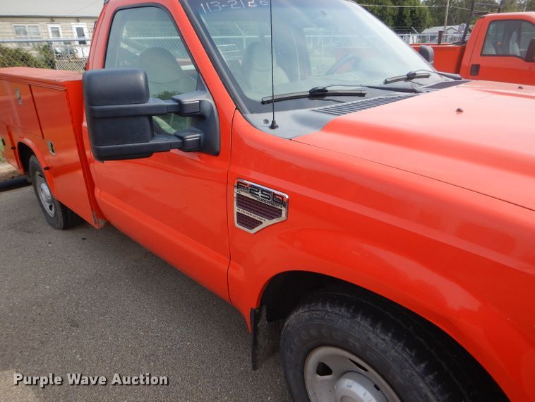 image for item DB4975 2008 Ford F250 Super Duty utility bed pickup truck