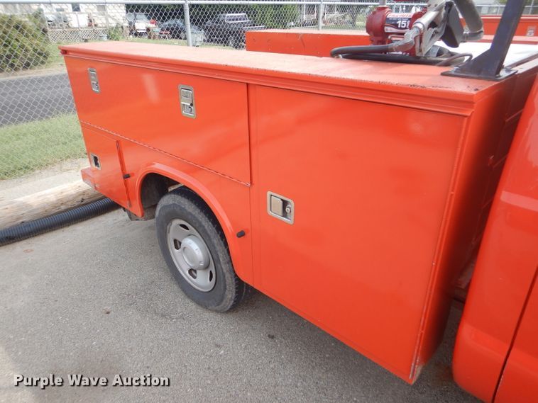 image for item DB4975 2008 Ford F250 Super Duty utility bed pickup truck