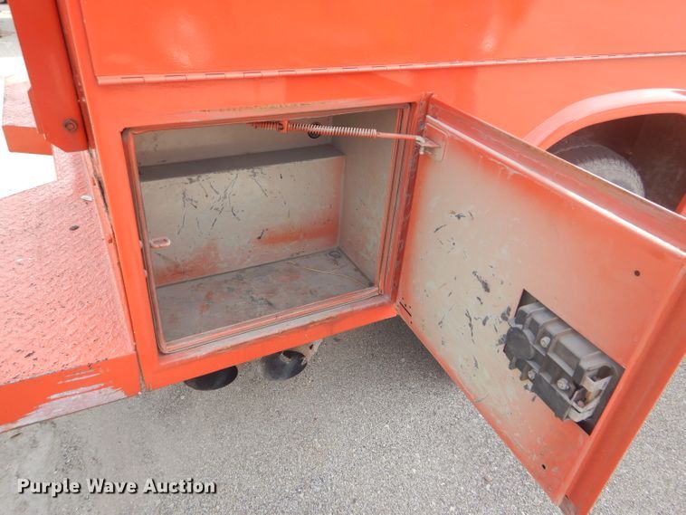 image for item DB4975 2008 Ford F250 Super Duty utility bed pickup truck