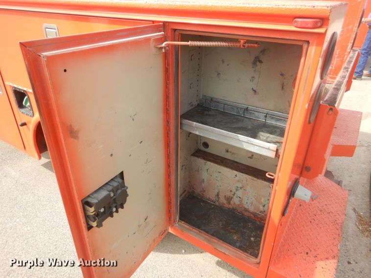 image for item DB4975 2008 Ford F250 Super Duty utility bed pickup truck