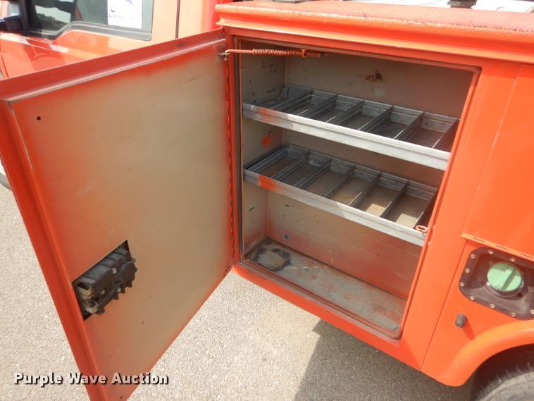 image for item DB4975 2008 Ford F250 Super Duty utility bed pickup truck