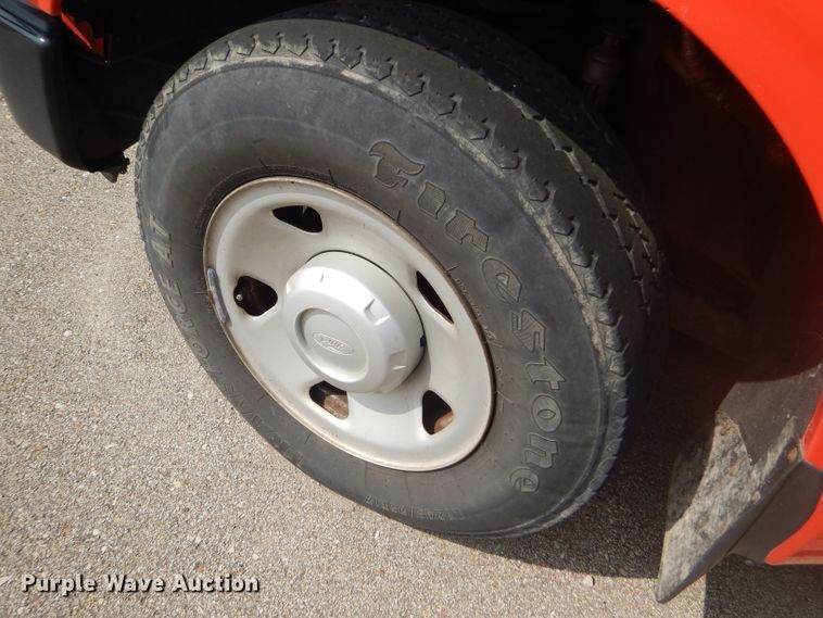 image for item DB4975 2008 Ford F250 Super Duty utility bed pickup truck