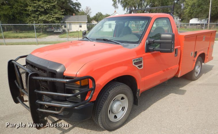 image for item DB4976 2008 Ford F250 Super Duty utility bed pickup truck