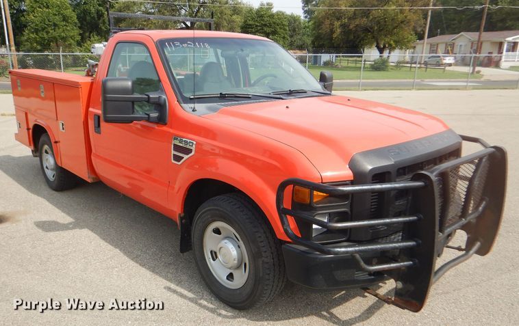 image for item DB4976 2008 Ford F250 Super Duty utility bed pickup truck