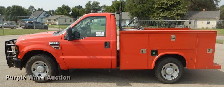 image for item DB4976 2008 Ford F250 Super Duty utility bed pickup truck