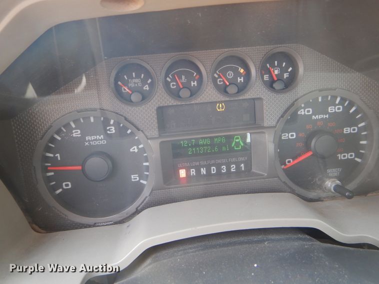 image for item DB4976 2008 Ford F250 Super Duty utility bed pickup truck