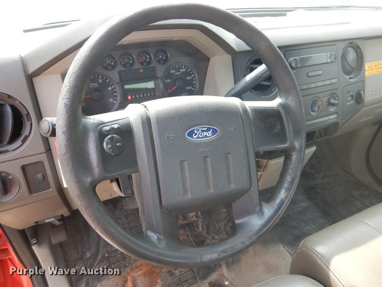 image for item DB4976 2008 Ford F250 Super Duty utility bed pickup truck