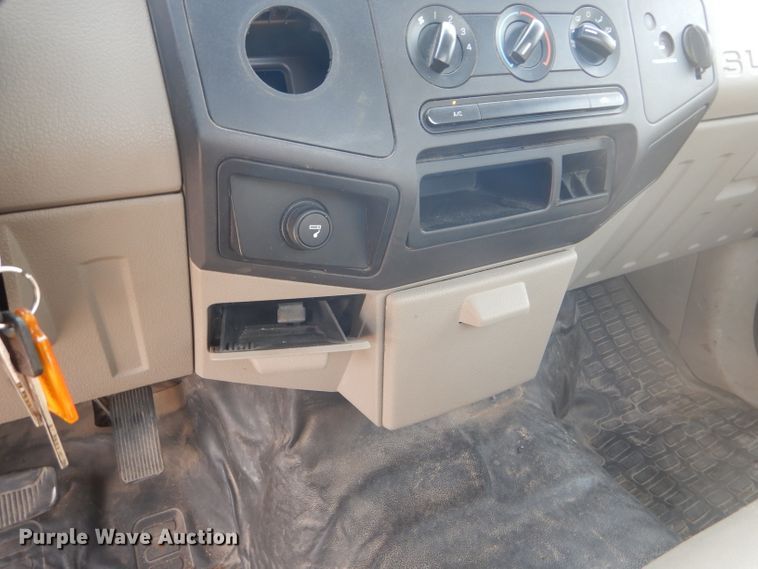 image for item DB4976 2008 Ford F250 Super Duty utility bed pickup truck