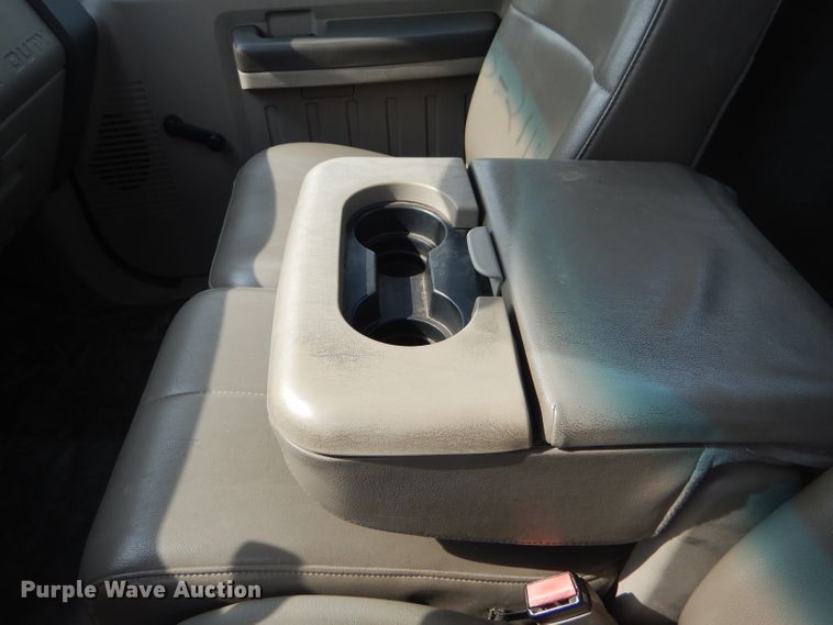 image for item DB4976 2008 Ford F250 Super Duty utility bed pickup truck