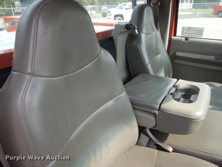 image for item DB4976 2008 Ford F250 Super Duty utility bed pickup truck