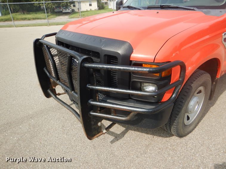 image for item DB4976 2008 Ford F250 Super Duty utility bed pickup truck