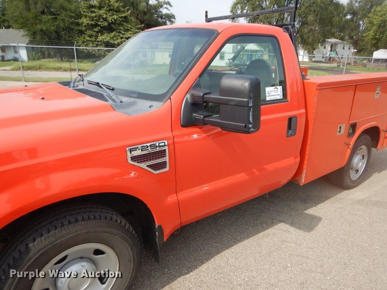 image for item DB4976 2008 Ford F250 Super Duty utility bed pickup truck