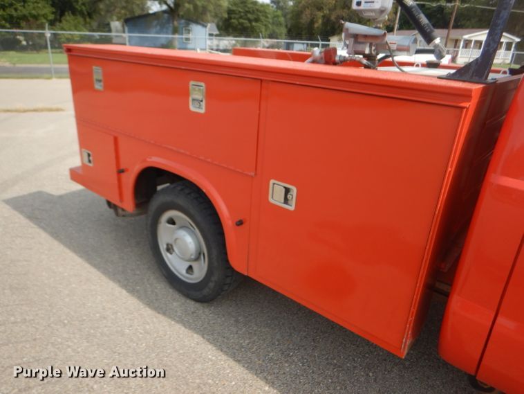 image for item DB4976 2008 Ford F250 Super Duty utility bed pickup truck