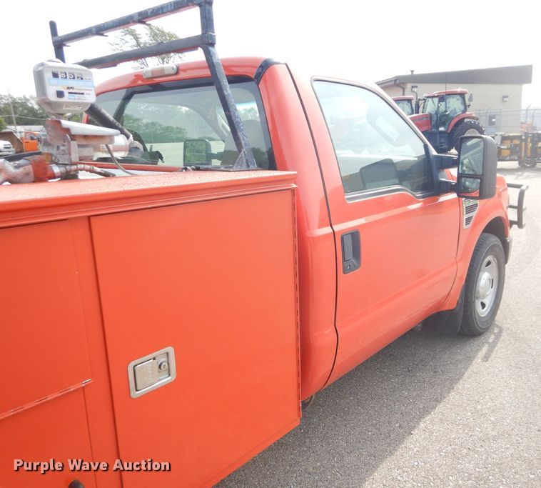 image for item DB4976 2008 Ford F250 Super Duty utility bed pickup truck