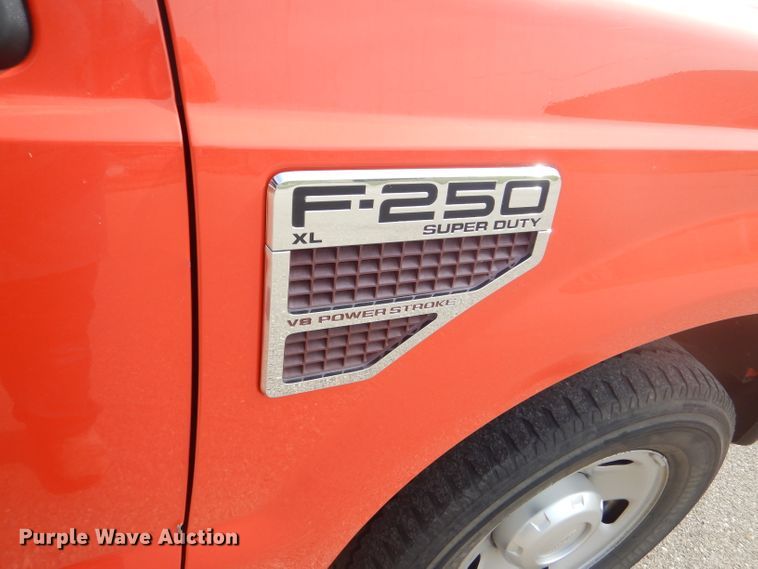 image for item DB4976 2008 Ford F250 Super Duty utility bed pickup truck