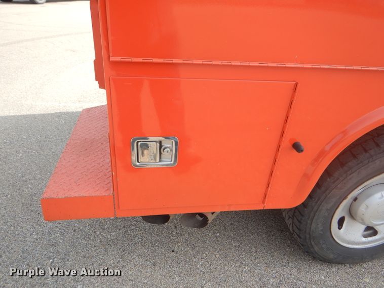 image for item DB4976 2008 Ford F250 Super Duty utility bed pickup truck