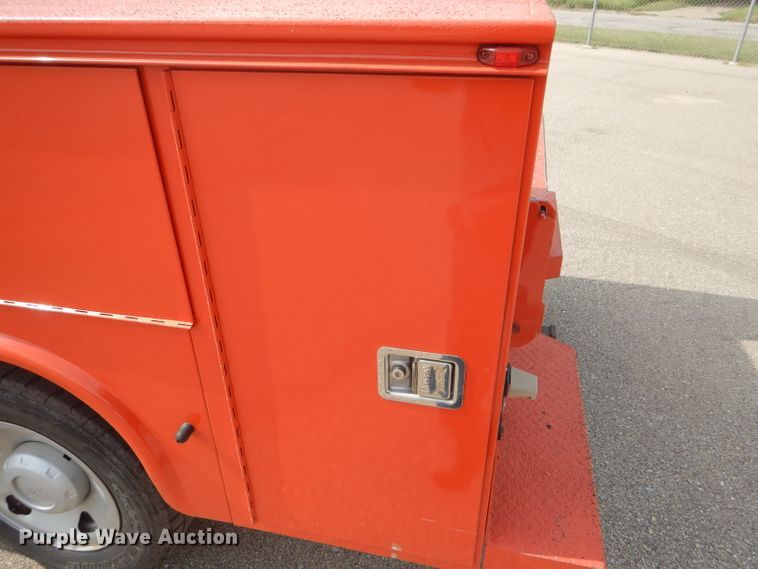 image for item DB4976 2008 Ford F250 Super Duty utility bed pickup truck