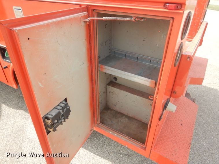 image for item DB4976 2008 Ford F250 Super Duty utility bed pickup truck