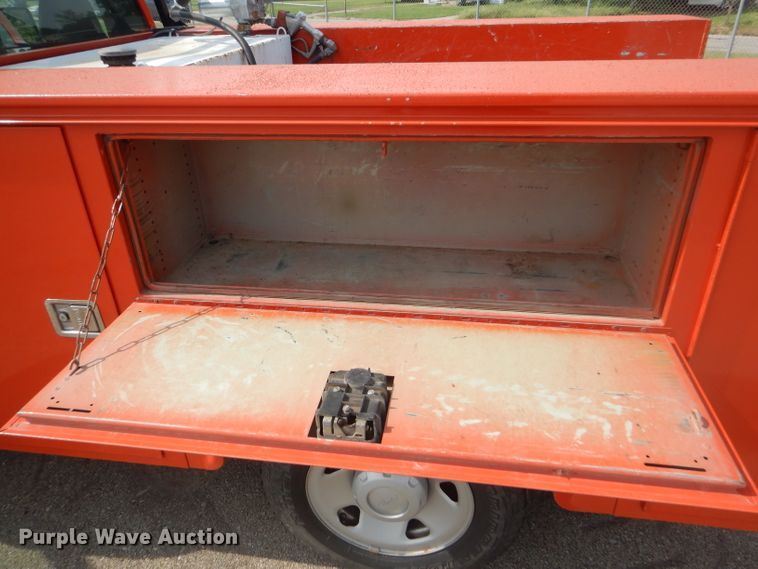 image for item DB4976 2008 Ford F250 Super Duty utility bed pickup truck