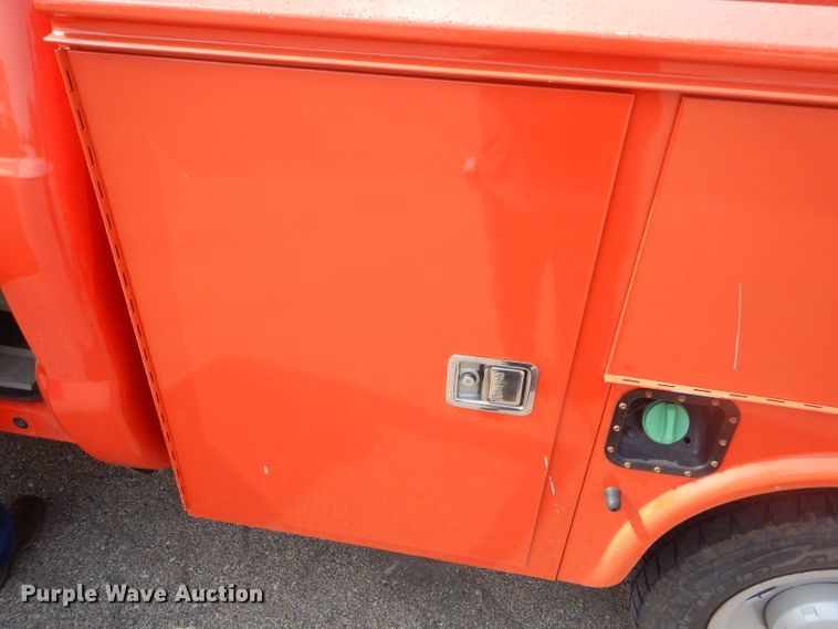 image for item DB4976 2008 Ford F250 Super Duty utility bed pickup truck