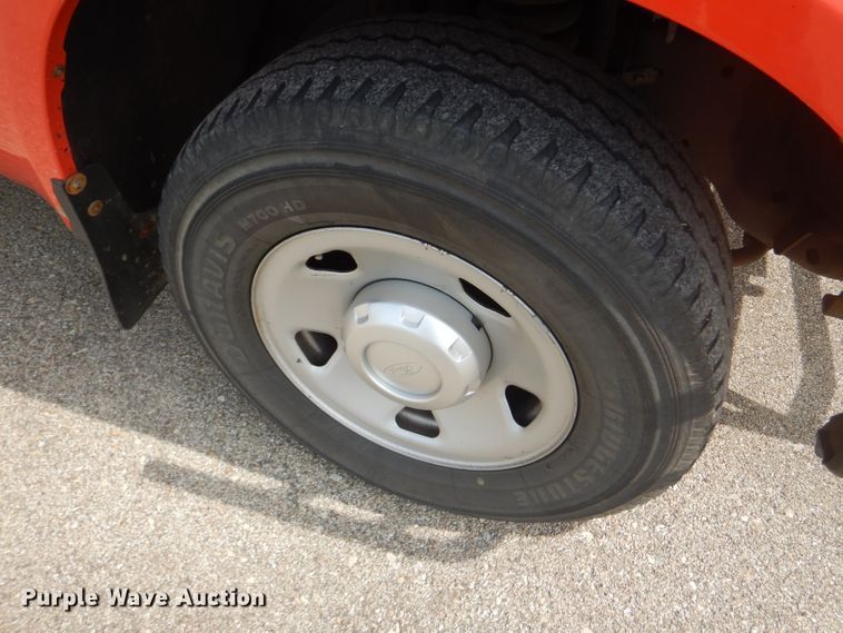 image for item DB4976 2008 Ford F250 Super Duty utility bed pickup truck