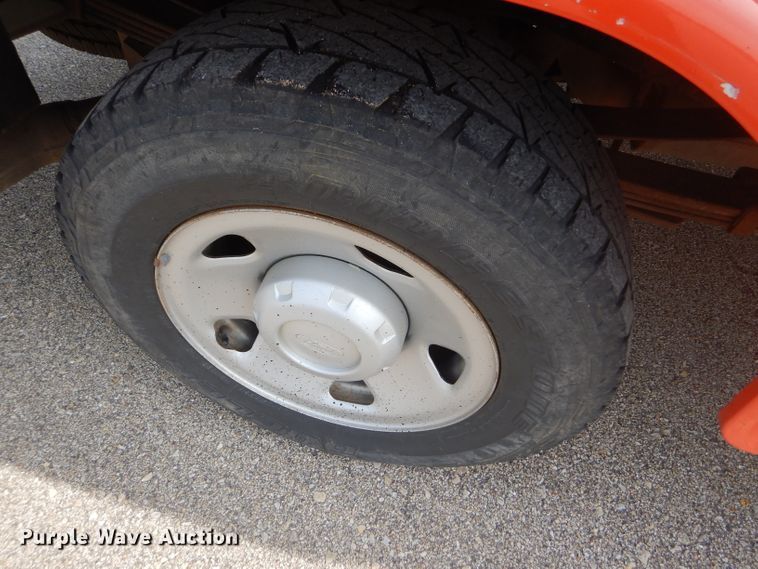 image for item DB4976 2008 Ford F250 Super Duty utility bed pickup truck