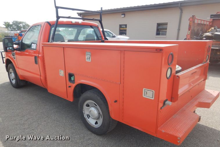 image for item DB4977 2009 Ford F250 Super Duty utility bed pickup truck